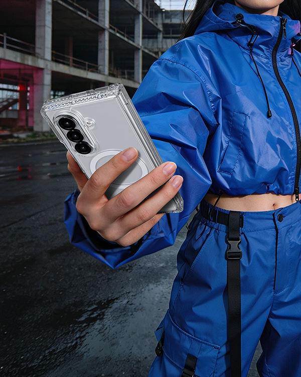 Person displaying the Galaxy Z Fold8 Ultra.